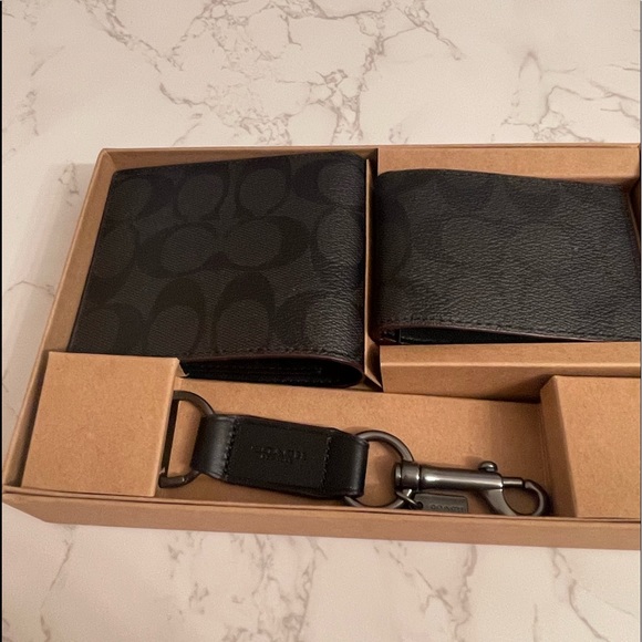 ๐ COACH Men Wallet Boxed 3 in 1 Wallet gift Set In Signature Canvas - Picture 2 of 12